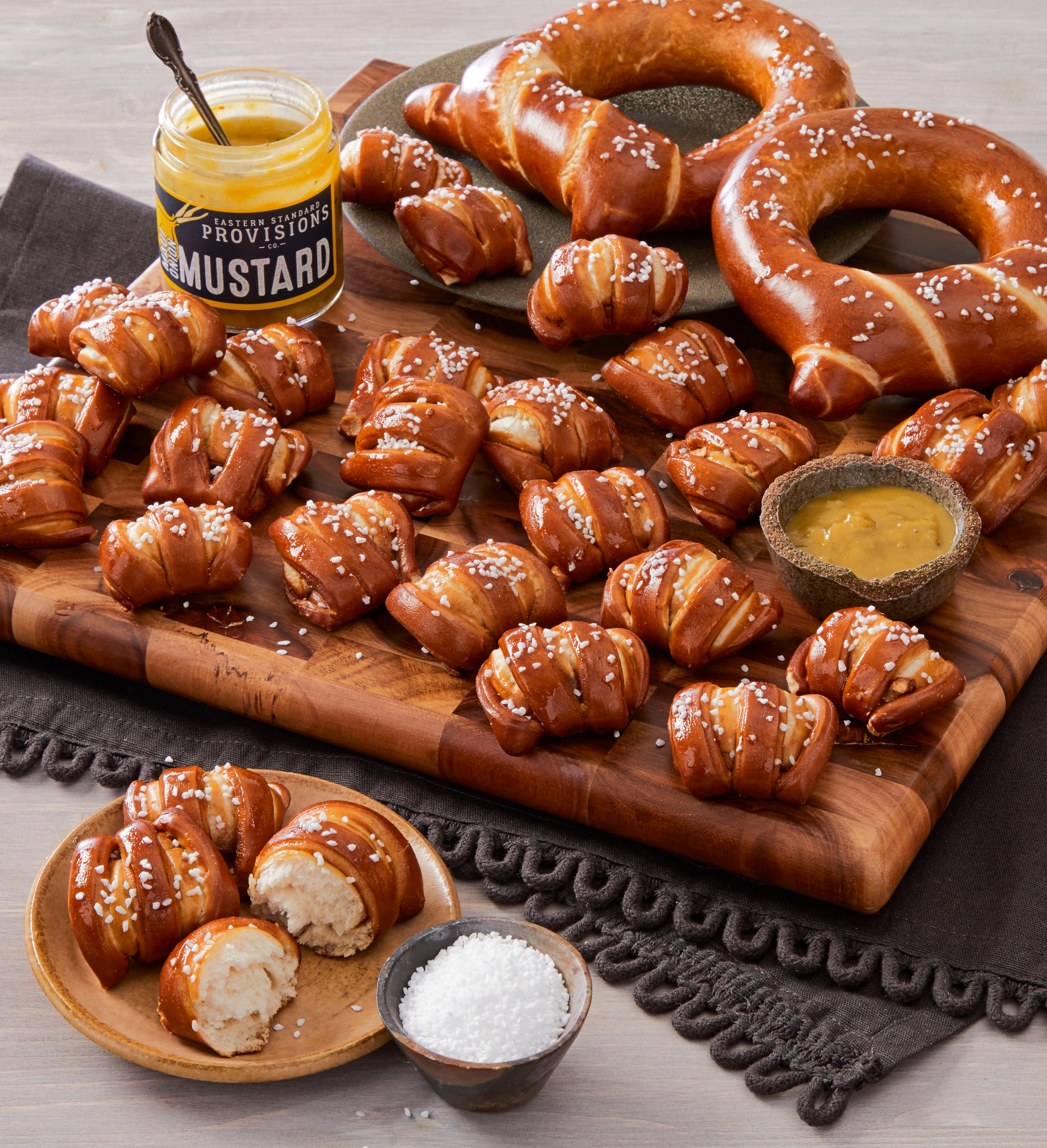 Signature Artisanal Soft Pretzel Gift Box